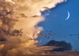 crescent_moon_clouds_256x180