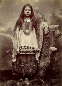 Chiricahua-Apache-Indians-girl-clothing